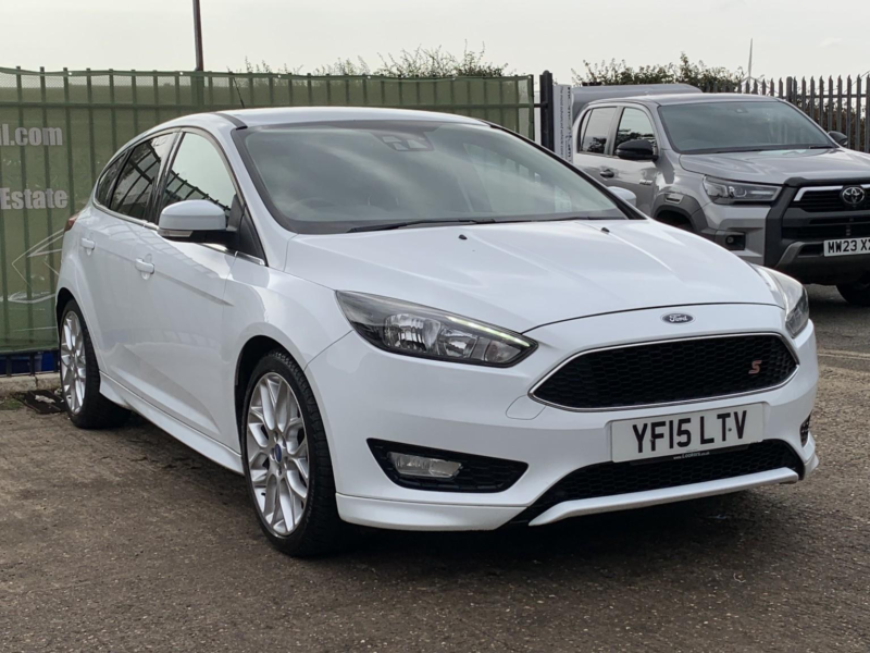 2015 Ford Focus 1.5 T Zetec S in White — image 1