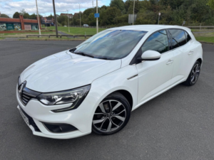 2019 Renault Megane 1.5 Blue Dci Iconic Edc Euro 6 (s/s) 5dr in White — image 3