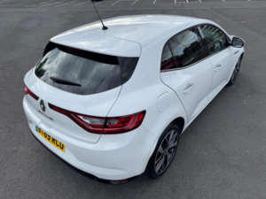 2019 Renault Megane 1.5 Blue Dci Iconic Edc Euro 6 (s/s) 5dr in White — image 4
