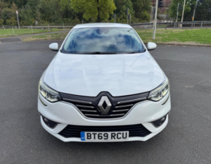 2019 Renault Megane 1.5 Blue Dci Iconic Edc Euro 6 (s/s) 5dr in White — image 5