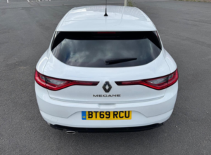 2019 Renault Megane 1.5 Blue Dci Iconic Edc Euro 6 (s/s) 5dr in White — image 6