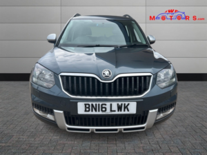2016 Skoda Yeti 2.0 Tdi Se in Grey — image 2
