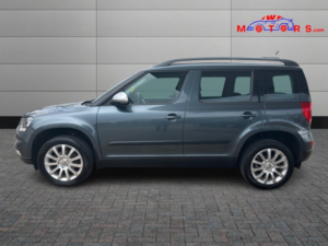 2016 Skoda Yeti 2.0 Tdi Se in Grey — image 4