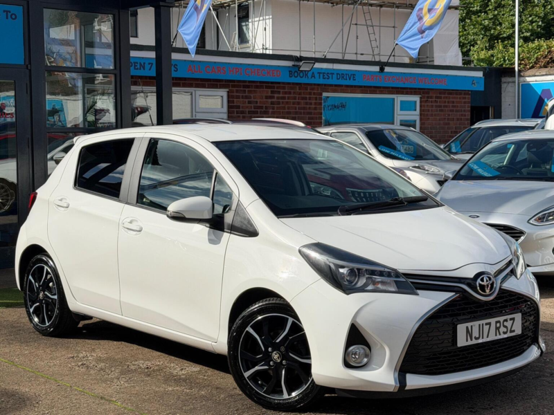2017 Toyota Yaris 1.33 Dual Vvt-I Design Euro 6 5dr in White — image 1