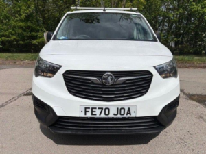 2021 Vauxhall Combo 1.5 Turbo D 2000 Edition L1 H1 Euro 6 (s/s) 4dr in White — image 2