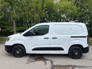 2021 Vauxhall Combo 1.5 Turbo D 2000 Edition L1 H1 Euro 6 (s/s) 4dr in White — image 4