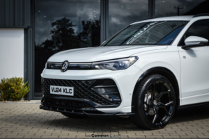 2024 Volkswagen Tiguan 2.0 Tdi R-Line in White — image 3