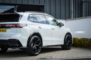 2024 Volkswagen Tiguan 2.0 Tdi R-Line in White — image 4