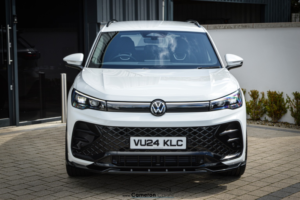 2024 Volkswagen Tiguan 2.0 Tdi R-Line in White — image 5