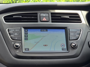 2019 Hyundai I20 1.2 Premium Se Nav Hatchback 5dr Petrol Manual Euro 6 (s/s) (84 Ps) in Blue — image 6
