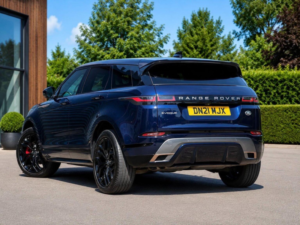 2021 Land Rover Range Rover Evoque 2.0 D200 Mhev R-Dynamic Se Auto 4WD Euro 6 (s/s) 5dr in Blue — image 2