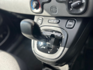 2016 Fiat Panda 0.9 Twinair Lounge Hatchback 5dr Petrol Dualogic Euro 6 (s/s) (85 Bhp) in Black — image 4