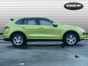 2015 Porsche Cayenne 3.0 Td V6 SUV 5dr Diesel Tiptronics 4WD Euro 6 (s/s) (262 Ps) Aa Inspected. in Green — image 2