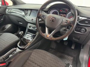 2017 Vauxhall Astra 1.4i Turbo Sri Euro 6 5dr — image 4