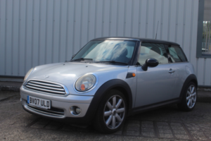 2007 MINI Hatch 1.6 Cooper Hatch in Silver — image 2