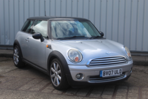 2007 MINI Hatch 1.6 Cooper Hatch in Silver — image 3