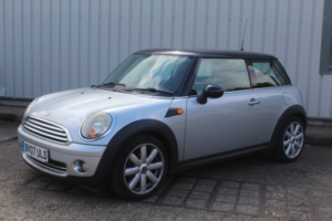 2007 MINI Hatch 1.6 Cooper Hatch in Silver — image 4