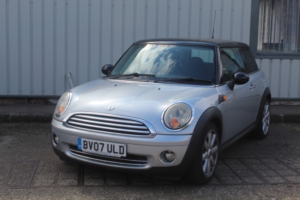 2007 MINI Hatch 1.6 Cooper Hatch in Silver — image 5