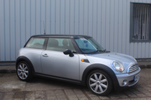 2007 MINI Hatch 1.6 Cooper Hatch in Silver — image 6