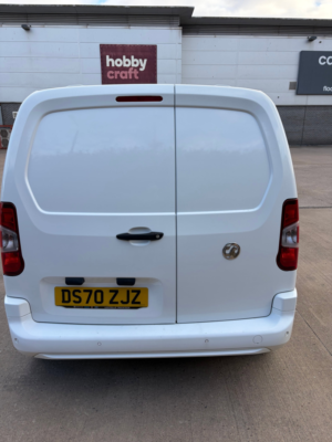 2020 Vauxhall Combo 1.6 Turbo D 2300 Sportive Panel Van 4dr Diesel Manual L1 H1 Euro 6 (s/s) (100 Ps) in White — image 4