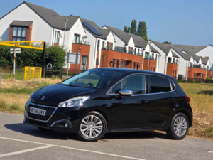 2017 Peugeot 208 1.6 Bluehdi Allure Hatchback 5dr Diesel Manual Euro 6 (100 Ps) in Black — image 3