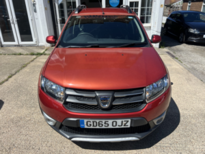 2015 Dacia Sandero Stepway 0.9 Stepway Laureate Tce 90 in Red — image 4