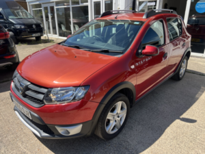2015 Dacia Sandero Stepway 0.9 Stepway Laureate Tce 90 in Red — image 6