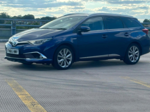 2015 Toyota Auris 1.8 Vvt-H Excel Touring Sports CVT Euro 6 (s/s) 5dr in Blue — image 4