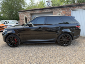 2017 Land Rover Range Rover Sport 3.0 Sd V6 Hse in Black — image 4