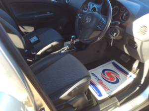 2011 Vauxhall Corsa 1.4 16v Se in Silver — image 5