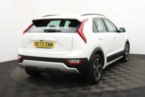 2022 Kia Niro 1.6h Gdi 2 SUV 5dr Petrol Hybrid Dct Euro 6 (s/s) (139 Bhp) in White — image 5