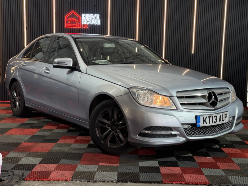 2013 Mercedes-Benz C Class 2.1 C200 Cdi Blueefficiency Executive Se in Silver — image 1