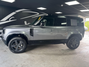 2024 Land Rover Defender 110 3.0 D300 Mhev X-Dynamic Hse Auto 4WD Euro 6 (s/s) 5dr in Grey — image 4