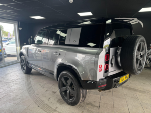 2024 Land Rover Defender 110 3.0 D300 Mhev X-Dynamic Hse Auto 4WD Euro 6 (s/s) 5dr in Grey — image 6