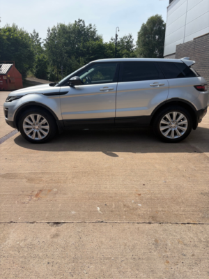 2016 Land Rover Range Rover Evoque 2.0 Td4 Se Tech SUV 5dr Diesel Auto 4WD Euro 6 (s/s) (180 Ps) in Silver — image 2