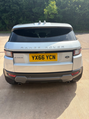 2016 Land Rover Range Rover Evoque 2.0 Td4 Se Tech SUV 5dr Diesel Auto 4WD Euro 6 (s/s) (180 Ps) in Silver — image 4