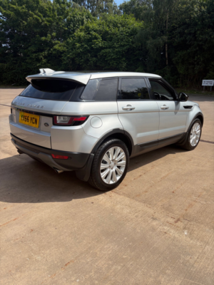 2016 Land Rover Range Rover Evoque 2.0 Td4 Se Tech SUV 5dr Diesel Auto 4WD Euro 6 (s/s) (180 Ps) in Silver — image 5