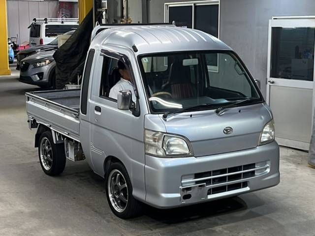 2009 Daihatsu Hijet Truck Jumbo in Silver — image 1