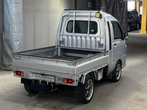 2009 Daihatsu Hijet Truck Jumbo in Silver — image 3