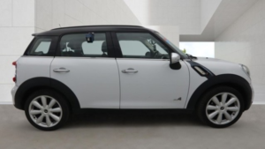 2014 MINI Countryman 2.0 Cooper Sd All4 Countryman in White — image 3
