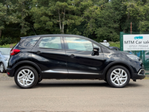 2016 Renault Captur 0.9 Tce Energy Dynamique Nav SUV 5dr Petrol Manual Euro 6 (s/s) (90 Ps) in Black — image 4