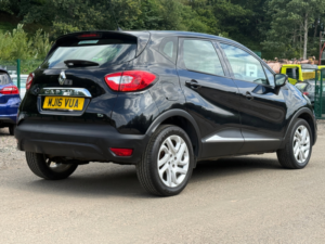 2016 Renault Captur 0.9 Tce Energy Dynamique Nav SUV 5dr Petrol Manual Euro 6 (s/s) (90 Ps) in Black — image 5