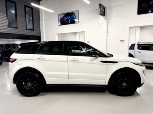 2013 Land Rover Range Rover Evoque 2.2 Sd4 190bhp Dynamic Auto in White — image 5