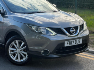 2017 Nissan Qashqai 1.5 Dci Acenta 2WD Euro 6 (s/s) 5dr in Grey — image 3
