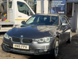 2016 BMW 3 Series 2.0 320i Luxury Touring Auto Xdrive Euro 6 (s/s) 5dr in Grey — image 3