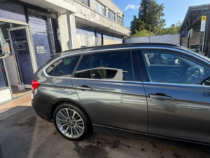 2016 BMW 3 Series 2.0 320i Luxury Touring Auto Xdrive Euro 6 (s/s) 5dr in Grey — image 4