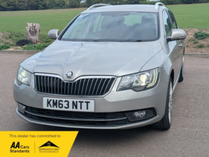 2013 Skoda Superb Elegance Tdi Cr in Beige — image 6