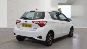 2019 Toyota Yaris 1.5 Vvt-H Icon Tech E-CVT Euro 6 (s/s) 5dr in White — image 6