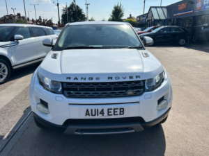 2014 Land Rover Range Rover Evoque 2.2 Sd4 Pure Tech Auto 4WD Euro 5 (s/s) 3dr in White — image 3