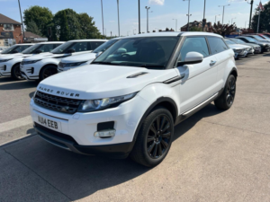 2014 Land Rover Range Rover Evoque 2.2 Sd4 Pure Tech Auto 4WD Euro 5 (s/s) 3dr in White — image 5